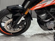 KTM Duke 2017 17K NEW MOT 125CC 15BHP NAKED BIKE 23