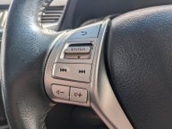 Nissan Navara DCI TEKNA 4X4 SHR DCB 16