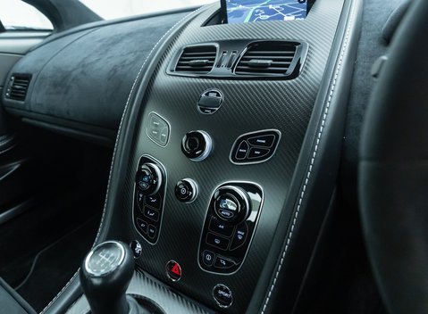 Aston Martin Vantage GT8 18