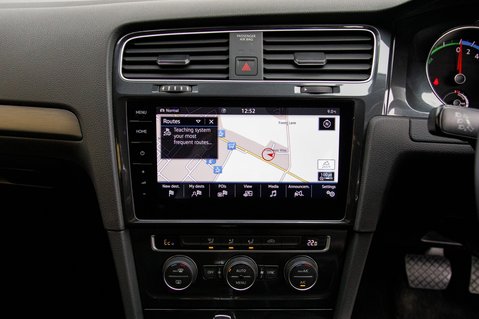 Volkswagen Golf E-GOLF 32