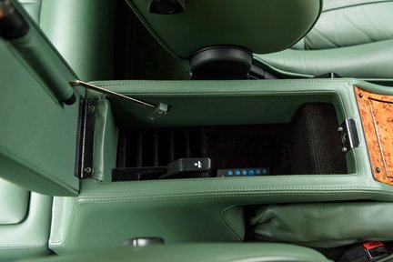 Aston Martin V8 Vantage V600 Le Mans 46