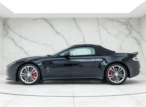 Aston Martin V12 Vantage S Roadster 7