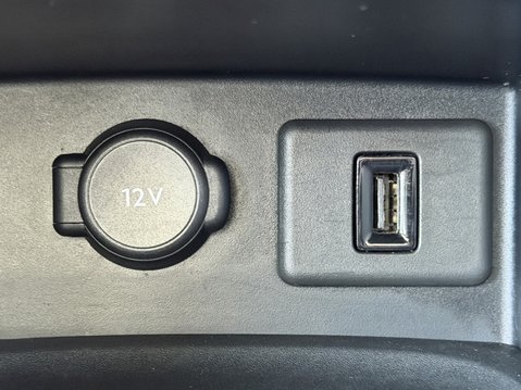 Vauxhall Grandland X 1.2 Turbo SRi Nav 26