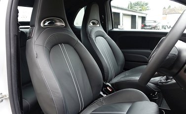 Abarth 595 C Competizione 12