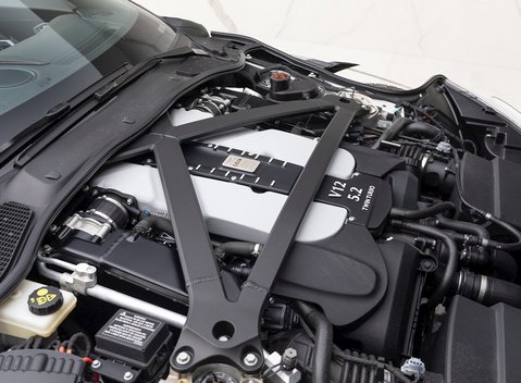 Aston Martin DBS Superleggera Volante 31