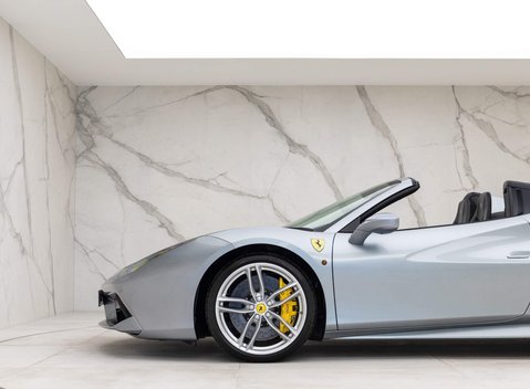 Ferrari 488 Spider 27