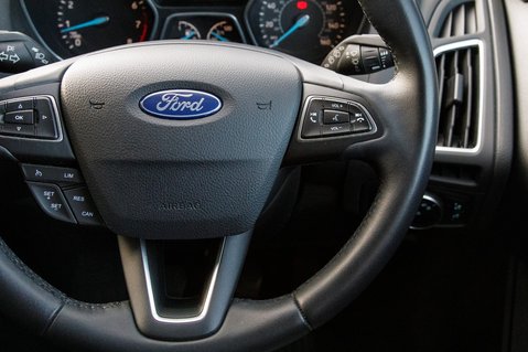 Ford Focus TITANIUM X 20