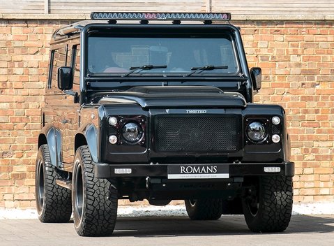 Land Rover Defender 90 XS T40S 1