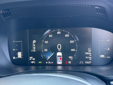 Volvo XC60 2.0 D4 Momentum Pro Auto AWD Euro 6 (s/s) 5dr 36