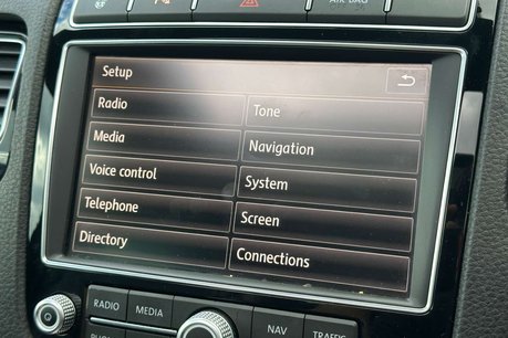 Volkswagen Touareg 3.0 TDI V6 BlueMotion Tech R-Line SUV 5dr Diesel Tiptronic 4WD Euro 6 (s/s) 55