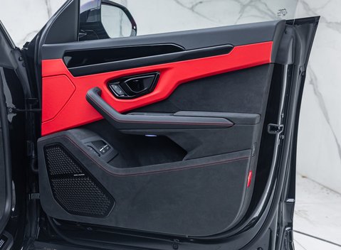 Lamborghini Urus SE 36