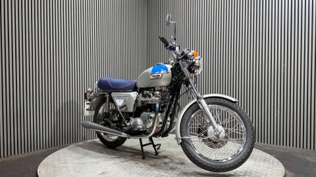 Triumph Bonneville JUBILEE 1977 ONLY 8K STUNNING CLASSIC BIKE NEW MOT 2