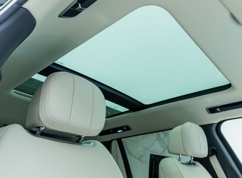 Land Rover Range Rover P530 FIRST EDITION LWB 16