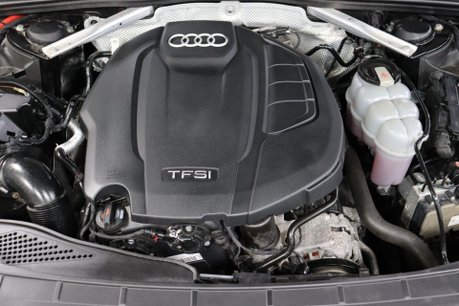 Audi A4 2.0 TFSI 35 Black Edition Euro 6 (s/s) 4dr 44