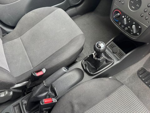 Vauxhall Corsa 1.2i 16v Design 5dr (a/c) 9
