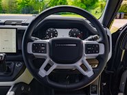 Land Rover Defender D250 X-Dynamic HSE Hard Top Obsidian 12