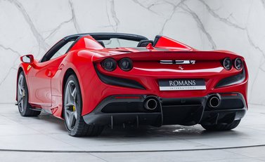 Ferrari F8 Spider 7