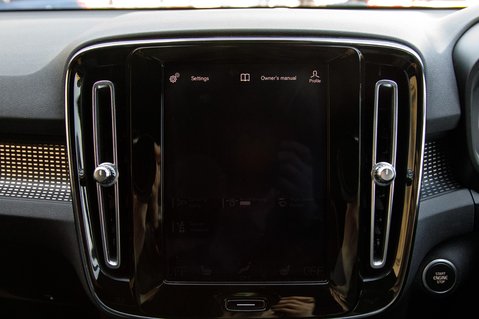 Volvo XC40 T4 R-DESIGN PRO 32