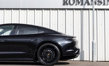 Porsche Taycan Turbo S 39