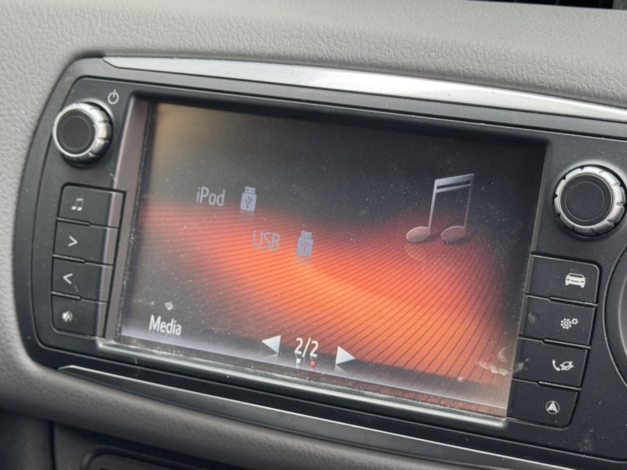 2016 Toyota Yaris — image 14