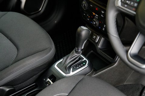 Jeep Renegade ALTITUDE 31