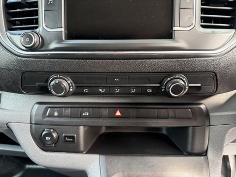 Vauxhall Vivaro L2H1 2900 SPORTIVE S/S 26