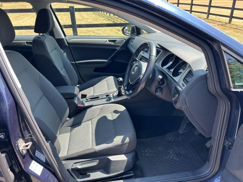 Volkswagen Golf 1.6 TDI BlueMotion Tech SE Euro 5 (s/s) 5dr 17