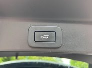 Jaguar F-Pace 2.0 D200 MHEV R-Dynamic HSE Black Auto AWD Euro 6 (s/s) 5dr 42