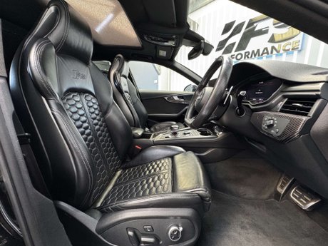 Audi RS4 2.9 TFSI V6 Estate 5dr Petrol Tiptronic quattro Euro 6 (s/s) (450 ps) 7