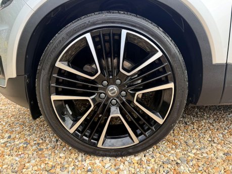 Volvo XC40 2.0 D4 Inscription Auto AWD Euro 6 (s/s) 5dr 12