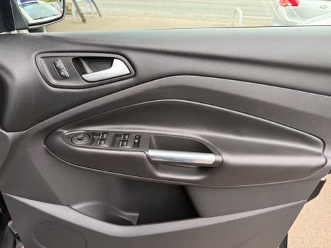 Ford Kuga 2.0 TDCi Titanium 2WD Euro 6 (s/s) 5dr 27