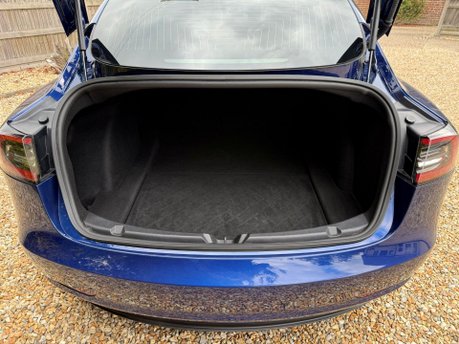 Tesla Model 3 Standard Range Plus Auto RWD 4dr 18
