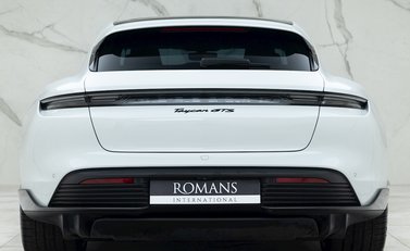 Porsche Taycan GTS Sport Turismo 5