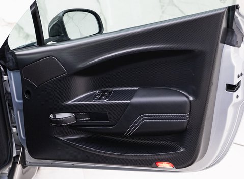 Aston Martin Vantage GT8 18