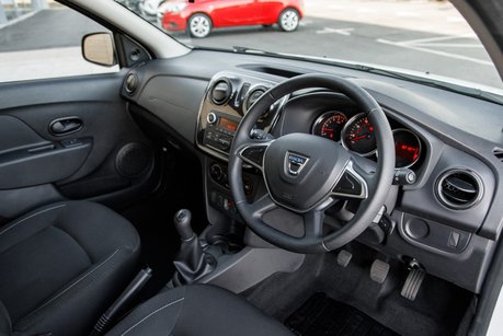 Dacia Sandero ESSENTIAL SCE