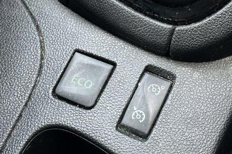 Renault Clio 1.5 dCi Dynamique S Nav Hatchback 5dr Diesel Manual Euro 6 (s/s) (90 ps) 35