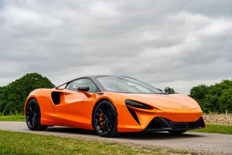 McLaren Artura PHEV 2