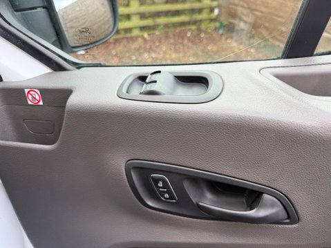 Ford Transit 2.0 350 EcoBlue Leader RWD L4 Euro 6 (s/s) 2dr 18