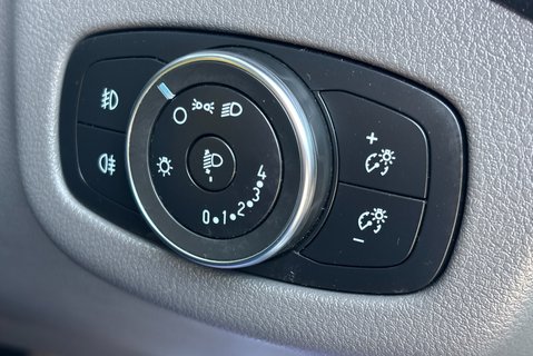 Ford Transit Connect 220 L1 Trend DCIV Tdci with Air Con / Sat Nav / Camera 31