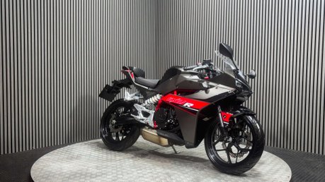 Hyosung GD 2016 ONLY 1K 250CC SPORTS BIKE LIGHTWEIGHT LONG MOT 2