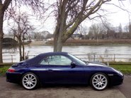 Porsche 911 CARRERA 2 CONVERTIBLE 76