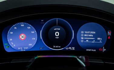 Porsche Macan GTS Electric 26