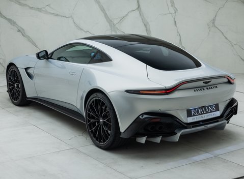 Aston Martin V8 Vantage 12