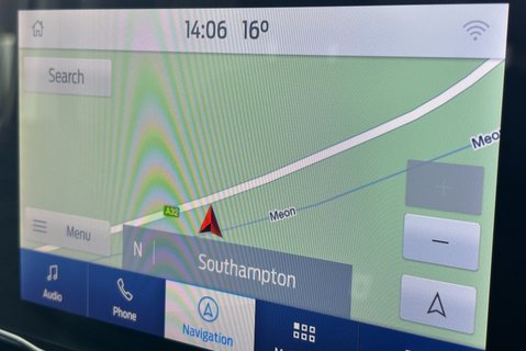 Ford Transit 310 L2 H2 Leader with Air Con / Sat Nav / Heated Seats 19