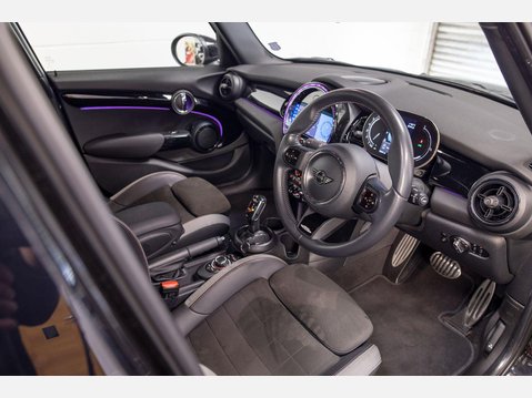 Mini Hatch 1.5 Cooper Sport Steptronic Euro 6 (s/s) 5dr 10