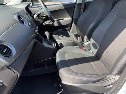 Hyundai i10 SE AUTOMATIC 21