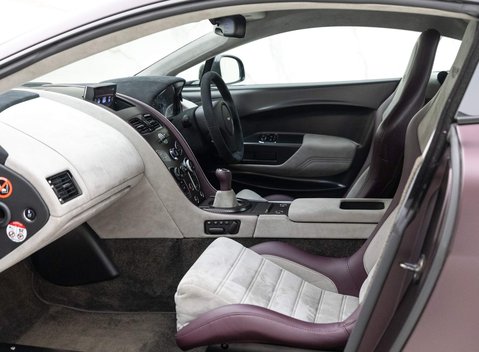 Aston Martin Vantage S V12 8