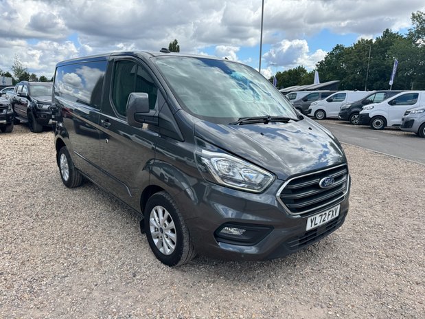 Ford Transit Custom SWB L1H1 Low Roof Limited 280 Air Con Alloys Senso 4