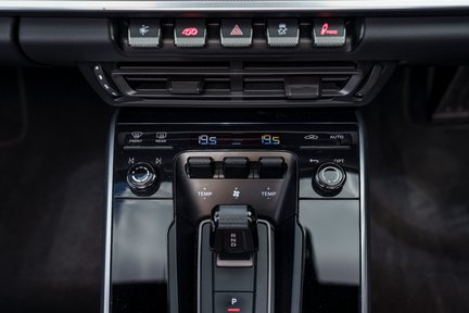 Porsche 911 TURBO S PDK 25