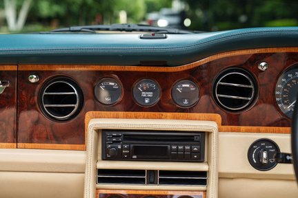 Rolls-Royce Corniche IV 21